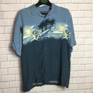 Men’s short sleeve button down Hawaiian shirt